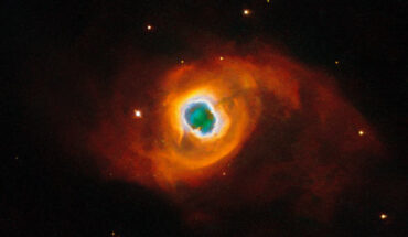 This Hubble image shows Kohoutek 4-55, a planetary nebula located 4,600 light-years away in the constellation of Cygnus. Image credit: NASA / ESA / Hubble / K. Noll.