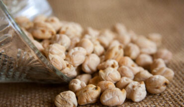 Eating a cup of beans a day may offer measurable benefits for heart and metabolic health. Image credit: PDPics.