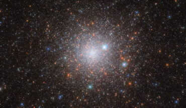 This Hubble image shows NGC 1786, a globular cluster located about 163,000 light-years away in the constellation of Dorado. The color image was made from separate exposures taken in the ultraviolet, visible and near-infrared regions of the spectrum with Hubble’s Wide Field Camera 3 (WFC3). Three filters were used to sample various wavelengths. The color results from assigning different hues to each monochromatic image associated with an individual filter. Image credit: NASA / ESA / Hubble / M. Monelli / M.H. Özsaraç.
