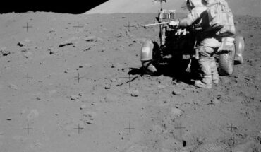 Commander Eugene Cernan retrieves a drive tube from the Lunar Roving Vehicle during an Apollo 17 EVA. Image credit: NASA.