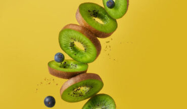 Kiwifruits, rye bread and high mineral water, psyllium supplements, certain probiotic strains and magnesium oxide supplements are recommended to improve specific constipation outcomes. Image credit: Aziz3625.