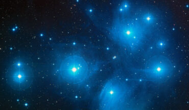 The Pleiades. Image credit: NASA / ESA / AURA / Caltech / Palomar Observatory.