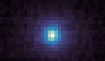 This ultraviolet image shows the coma of 3I/ATLAS as seen on October 9, 2025, by NASA’s MAVEN spacecraft using its IUVS camera. The brightest pixel at center indicates where the comet is. The surrounding bright pixels show where hydrogen atoms were detected coming from the comet. Image credit: NASA / Goddard / LASP / CU Boulder.