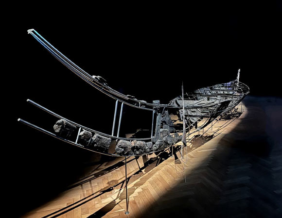 The Hjortspring boat as currently displayed at the National Museum of Denmark. Image credit: Boel Bengtsson.