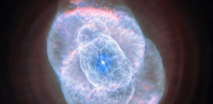 In this image, Hubble captures the very core of the billowing gas in the Cat’s Eye Nebula. Image credit: NASA / ESA / Hubble / Z. Tsvetanov.