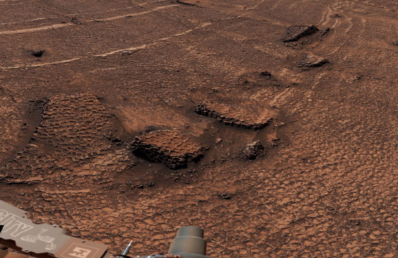 Curiosity Finds Massive Field of Honeycomb-Shaped Fractures on Mars