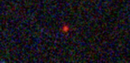This Webb image shows the MoM-BH*-1 object. Image credit: NASA / ESA / CSA / Webb / Naidu et al., doi: 10.1038/s41586-026-10846-4.